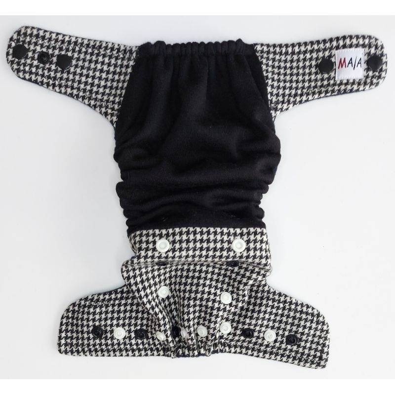 Otulacz wełniany z tkaniny i dzianiny recyklingowej